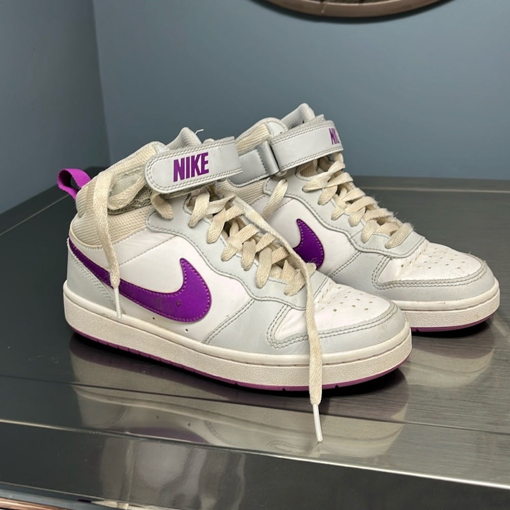Girls high top Nike 4.5 (big kid)